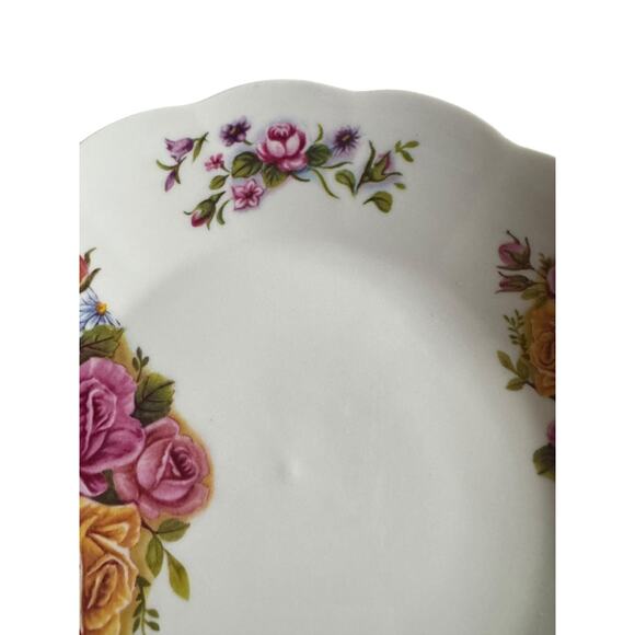 Roses Floral Plate 10” Dinner Party Serving Cabin Cottage VTG (?) Hippie Flower - Picture 6 of 10